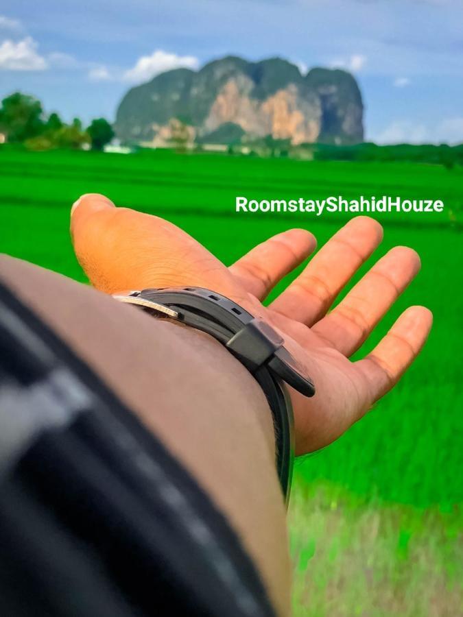 Roomstay Shahid Hou'Ze Kangar Exteriör bild